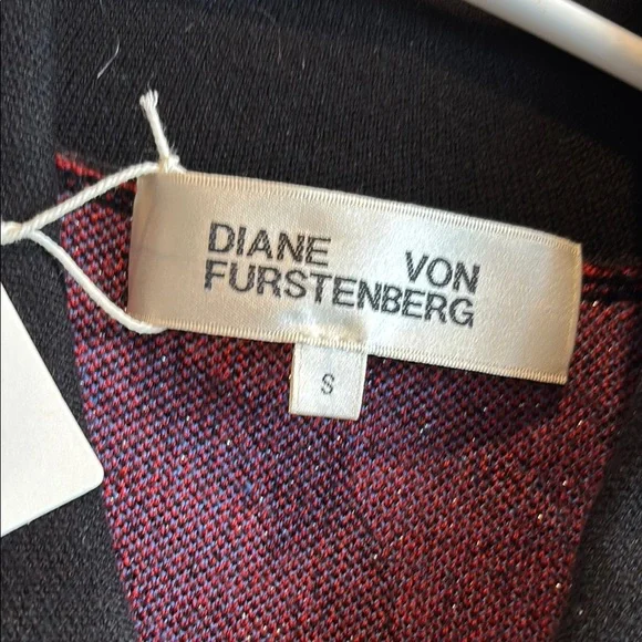 Diane Von Furstenberg Red and Black Graphic Knit Top - Picture 5 of 7